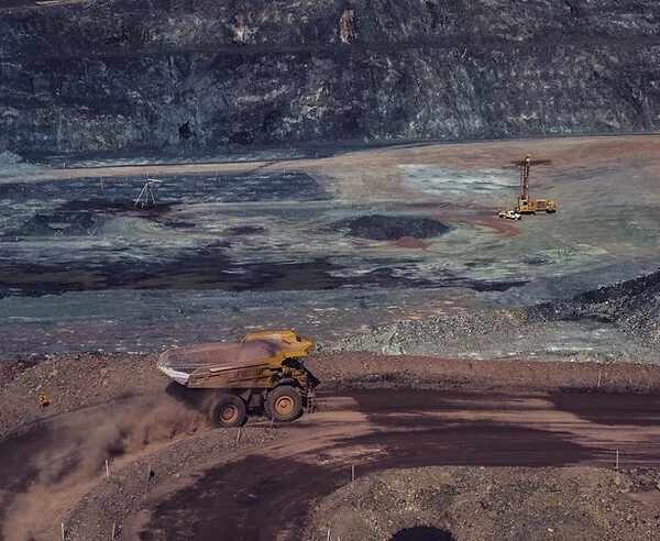 Navigating 2023: The Mining Sector Amidst Inflation, Geopolitcal Risk, and ESG Concerns